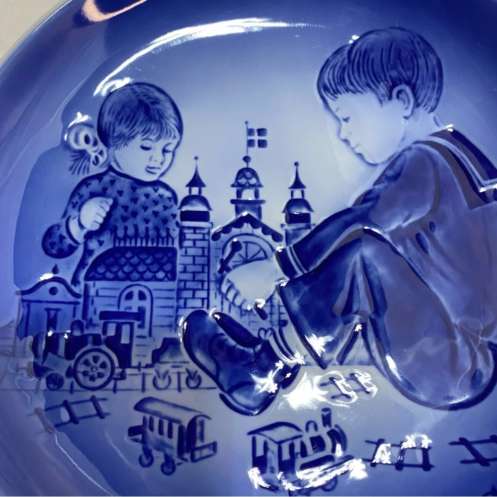 DESIREE DENMARK Decorative Christmas Plate 1980 Old Copenhagen Blue